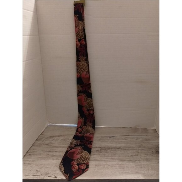 Wembley Mens Fruit-Themed Tie 56" Pineapple & Strawberry Pattern Polyester - Picture 3 of 3